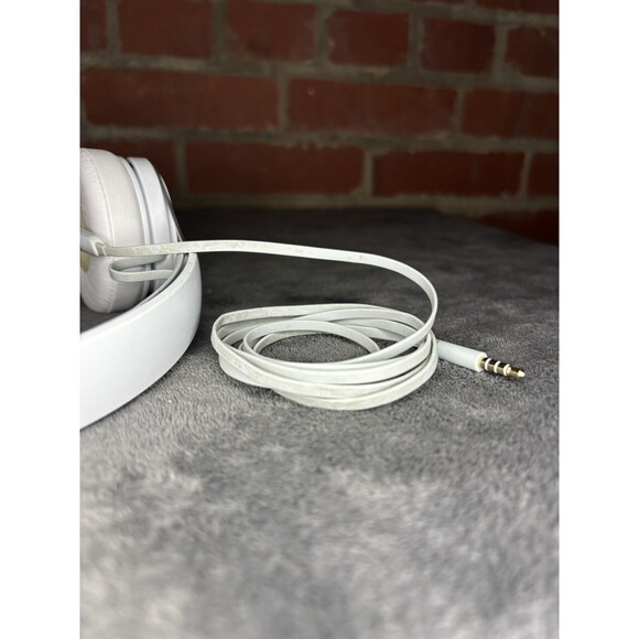 Apple Beats EP On-Ear Wired Headphones White Used Working - Picture 7 of 7
